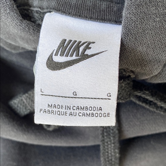 Nike Black Men's Hoodie - Picture 2 of 3